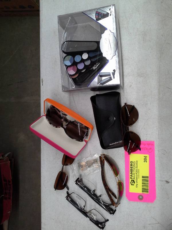 lot 394 image: Sunglasses