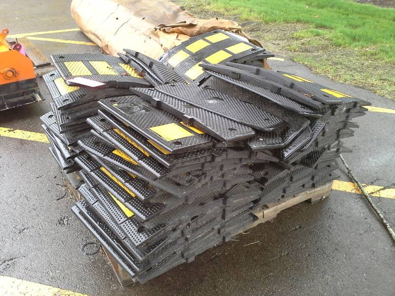 lot 144 image: Commercial Temporary Rubber Speedbump Ramps
