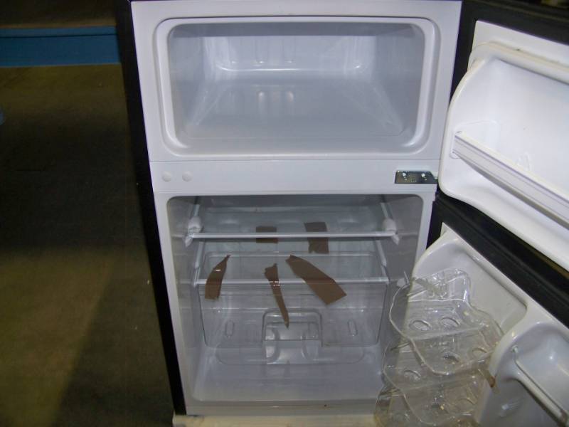 lot 13 image: Hisense, RT33D6AAE, 3.3 cu.ft., 2 Door Refrigerator (Fridge) with Freezer Compartment - NEW in Original, Open Box