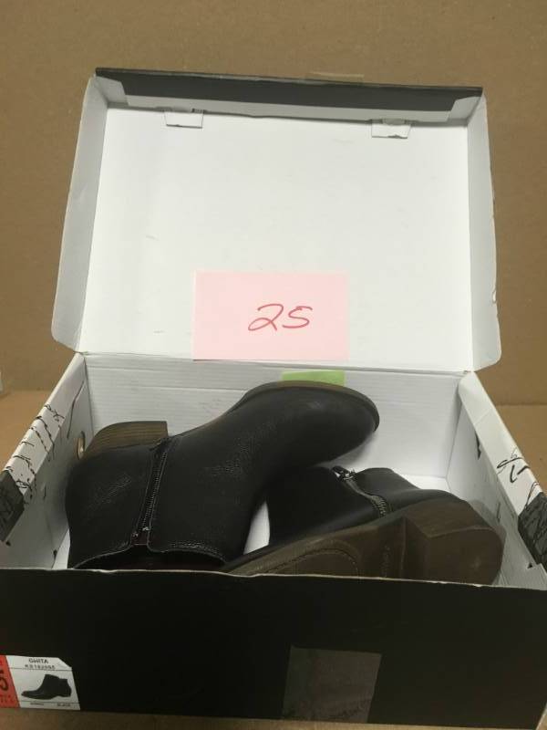 Kensie Ghita Ladies Short Leather Booties-Black- Size 6.5 not used