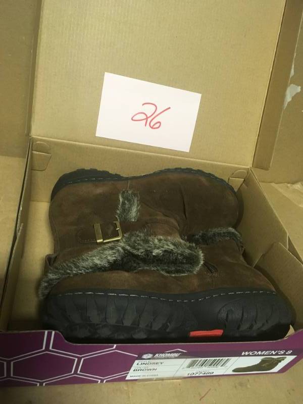 Khombu Womens Lindsey Memory Foam Boots Brown Size 8 not used