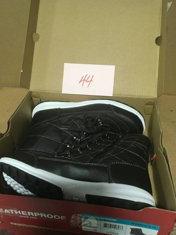 Weatherproof Womens Katie Memory Foam Winter Sneaker Boot Black Size 10 not used