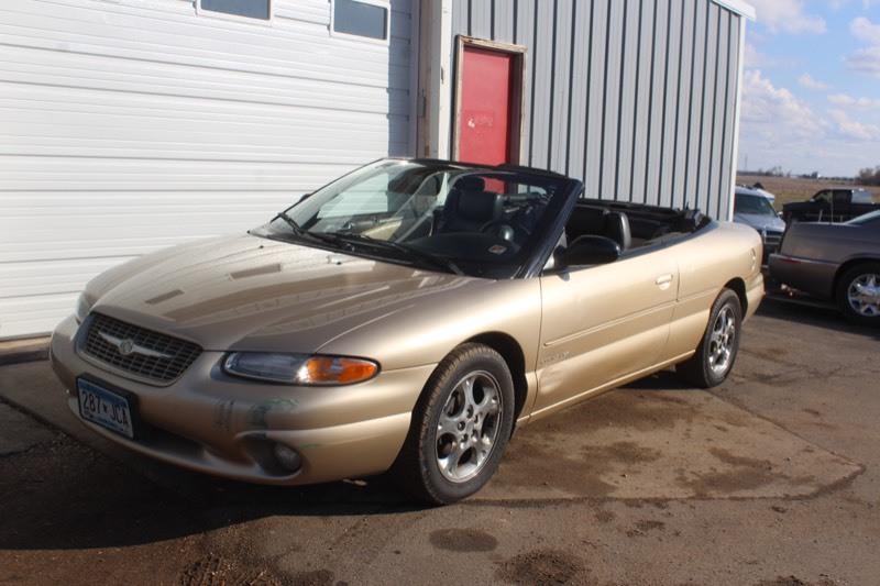 lot 3672 image: 1998 Chrysler Sebring JXi Convertible