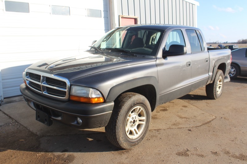 lot 3690 image: 2004 Dodge Dakota Sport 4X4