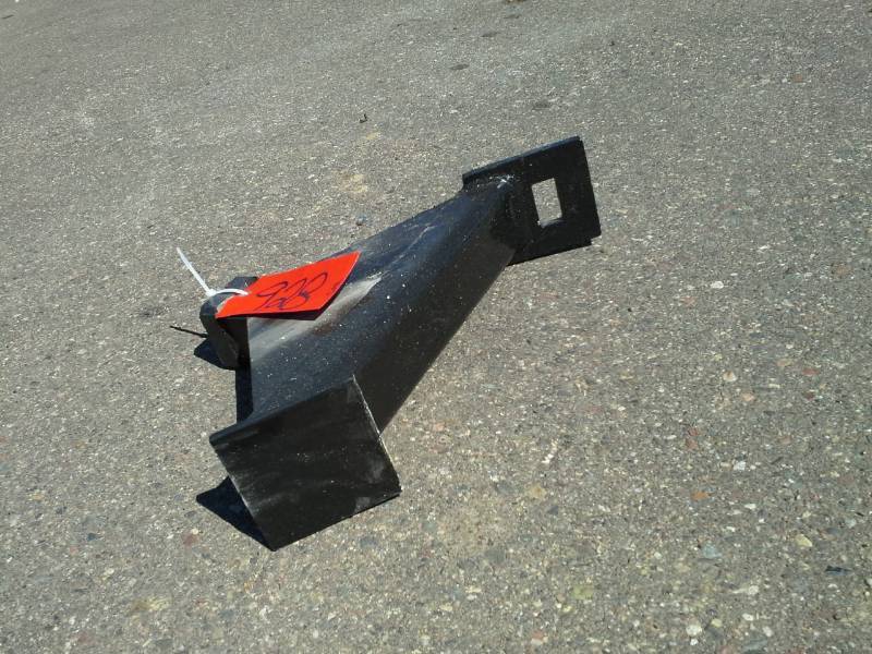 lot 928 image: Receiver Hitch for Skid Steer Quick Attach