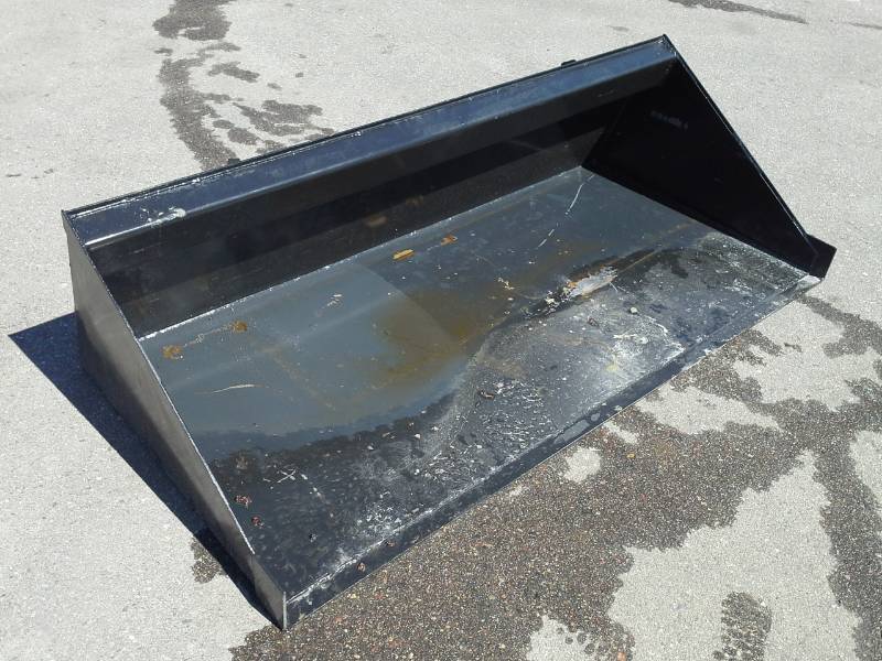 lot 904 image: 72 MaterialSnow Bucket (Skid Steer Attachment)