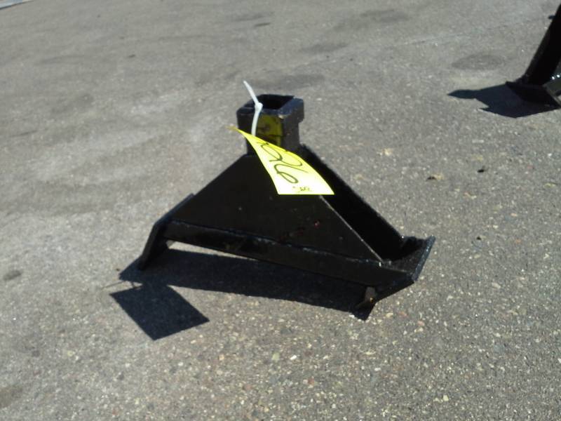Receiver Hitch for Skid Steer Quick Attach