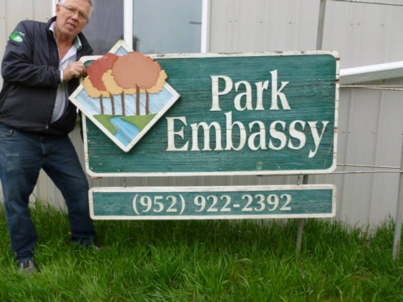 lot 18 image: Sign
