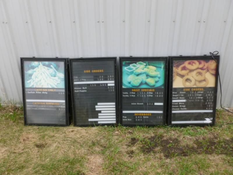 lot 19 image: Sign