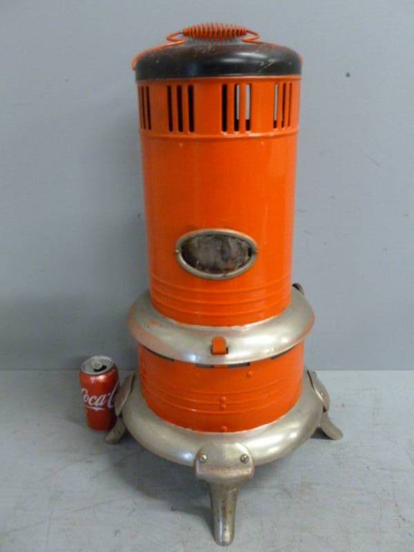 lot 23 image: Antique Stove