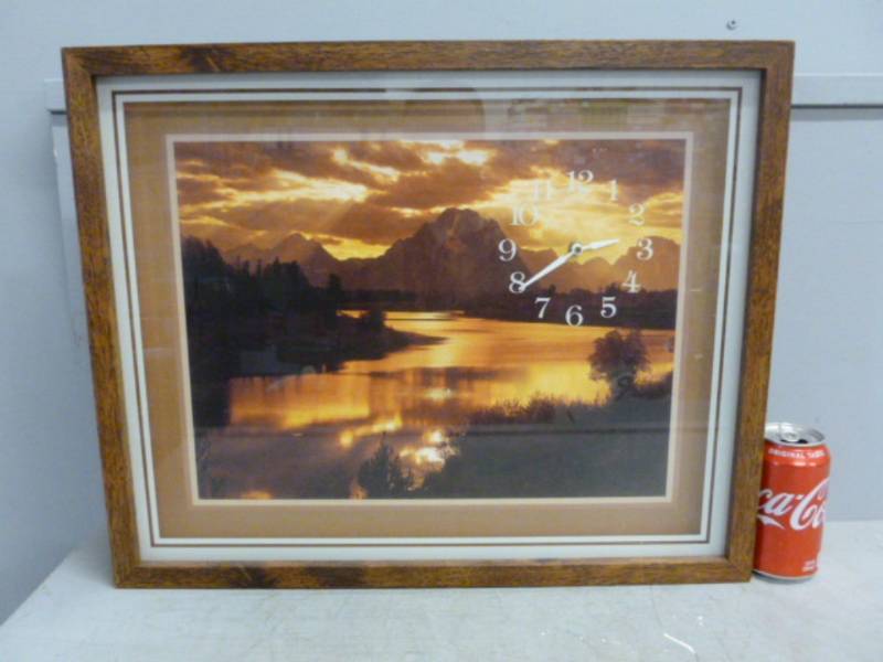 lot 34 image: Clock