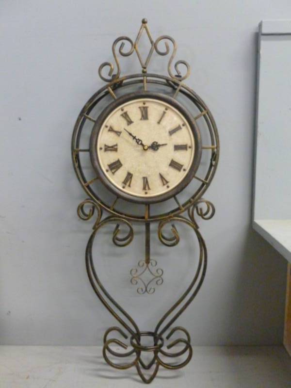 lot 51 image: Clock