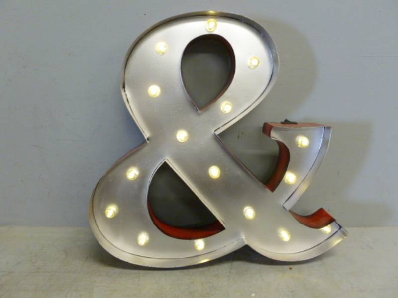lot 76 image: Lightup Letter Sign
