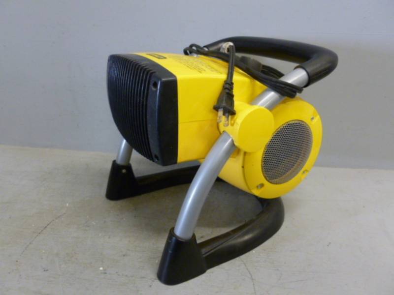 lot 82 image: Portable Heater