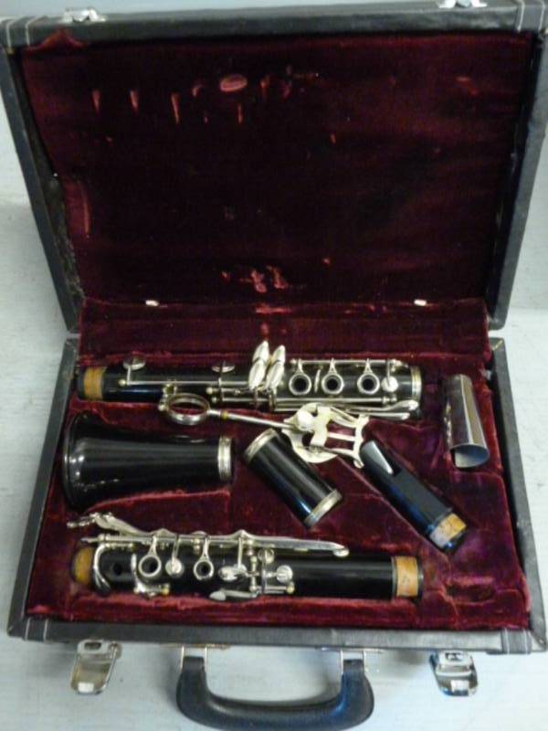 lot 87 image: Clarinet
