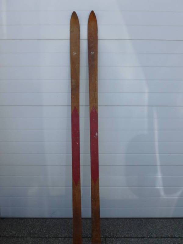 lot 101 image: Vintage Wooden Skis