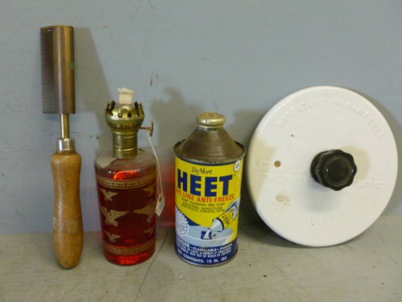 lot 112 image: Vintage Items