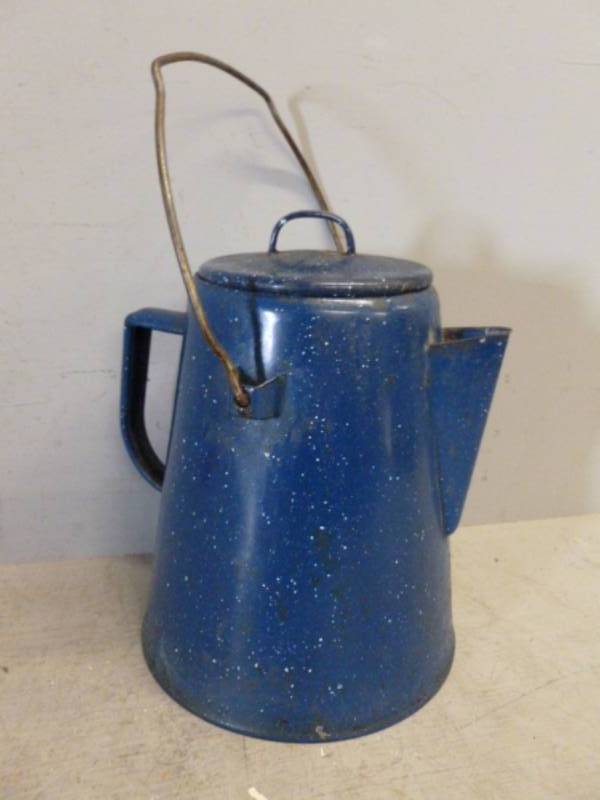 lot 115 image: Vintage Enamelware