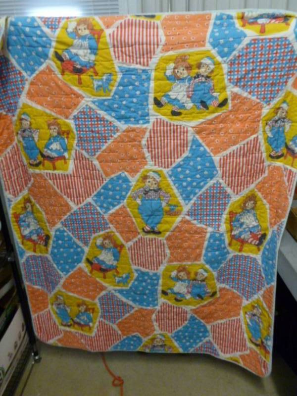 lot 144 image: Quilt