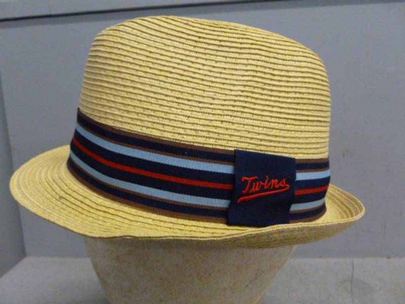lot 166 image: Minnesota Twins Collectible