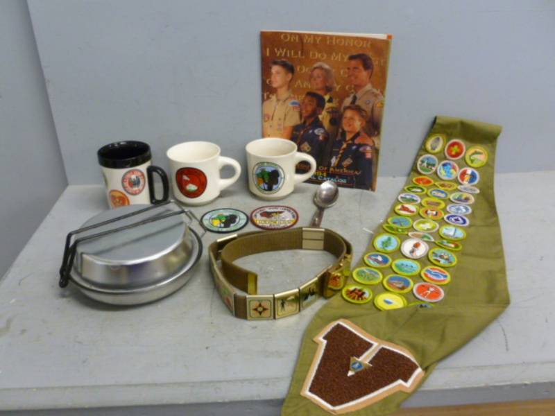 lot 170 image: Boy Scouts Collectibles