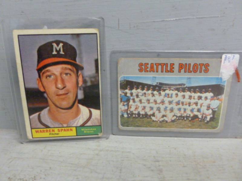 lot 176 image: Vintage Sports Cards