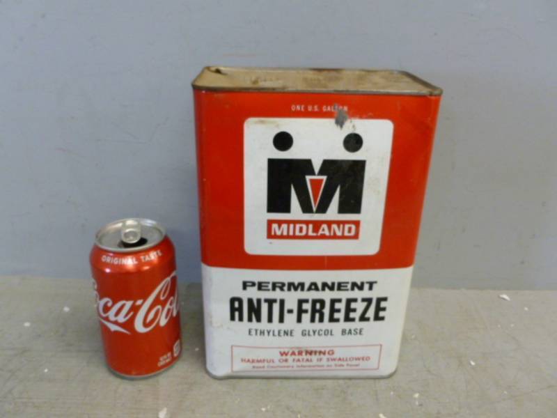lot 208 image: Vintage Metal Container