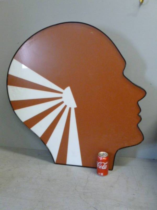 lot 256 image: Commercial Sign