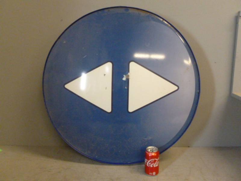 lot 257 image: Commercial Sign
