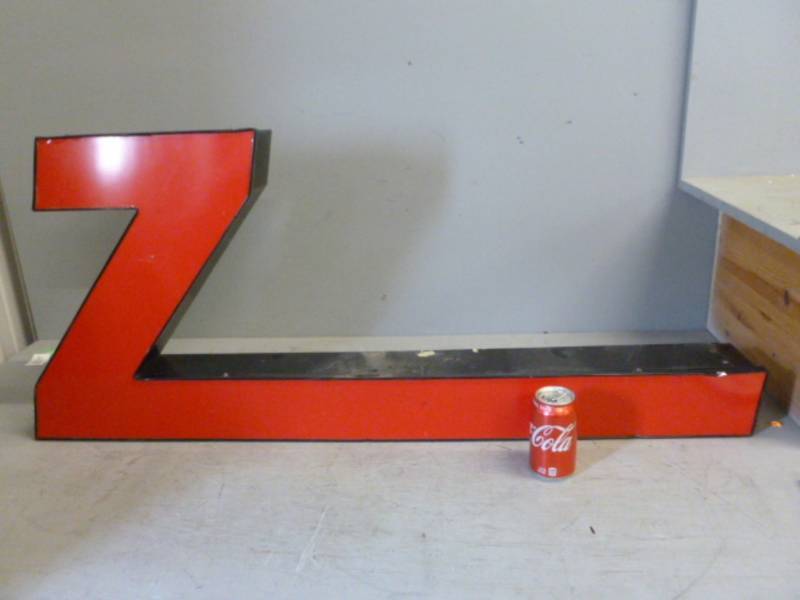 lot 258 image: Commercial Sign