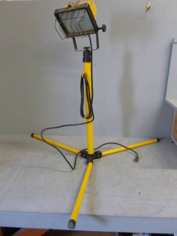 lot 262 image: Shop Light
