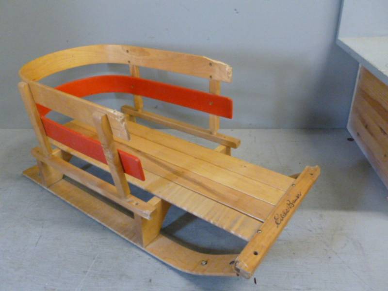 lot 264 image: Wooden Wagon