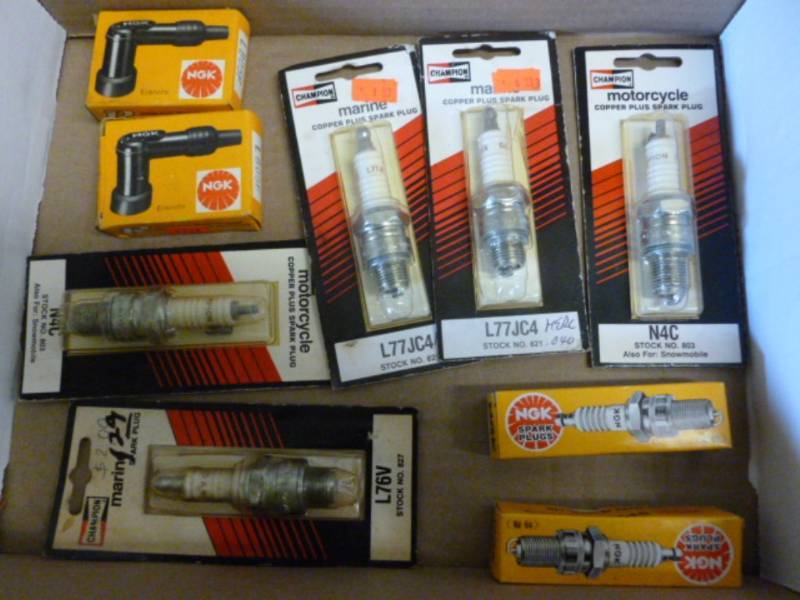 lot 293 image: New Spark Plugs