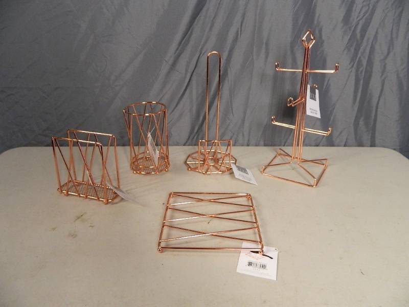 lot 26 image: New Rose Gold Elle Decor Accessories