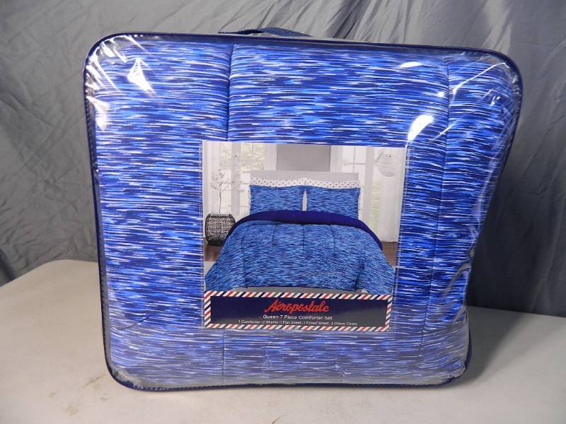 lot 40 image: New Aeropostale Queen 7 Piece Bed in A Bag