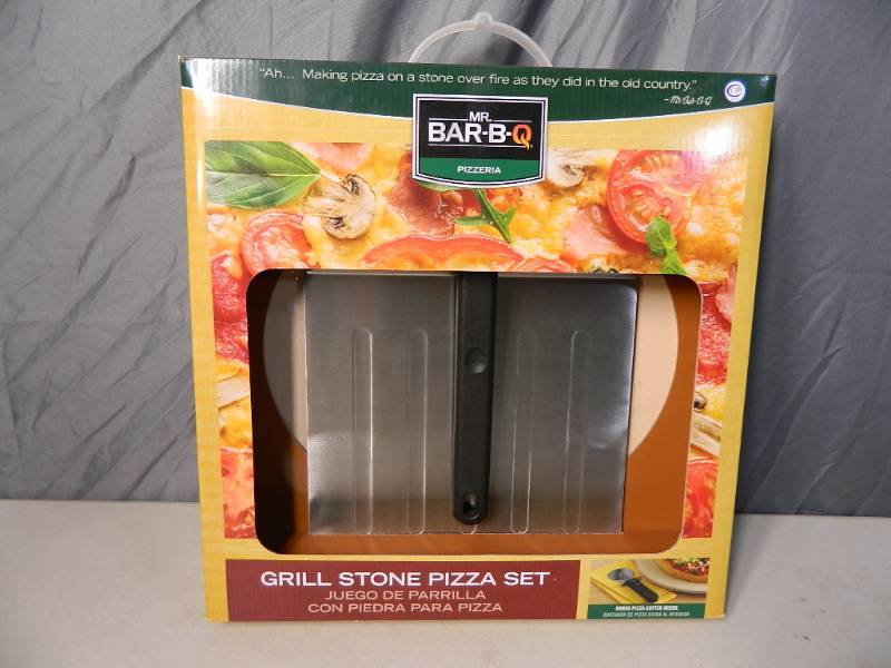 lot 57 image: New Grill Stone Pizza Set