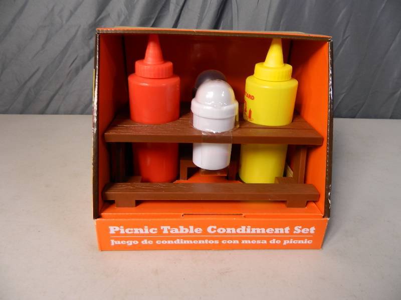 lot 60 image: New Picnic Table Condiment Set
