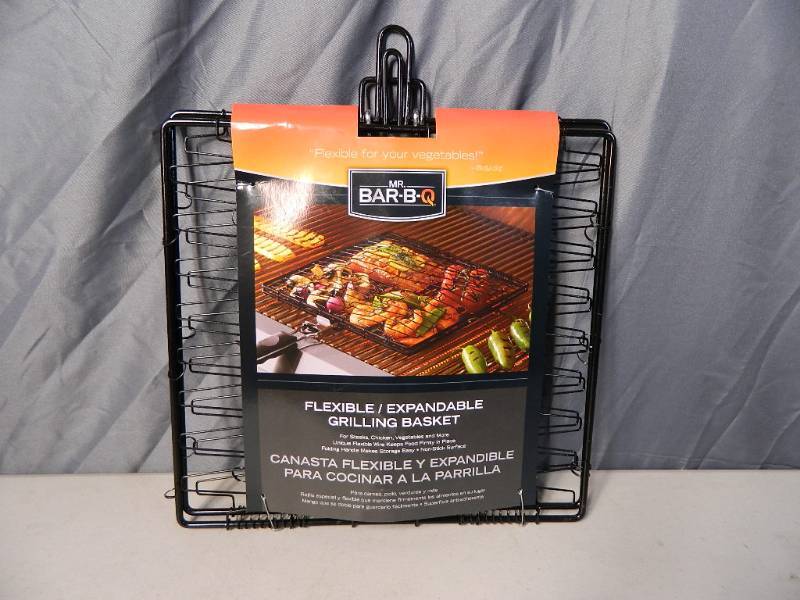 lot 63 image: New BBQ Flexible Expandable Grilling Basket