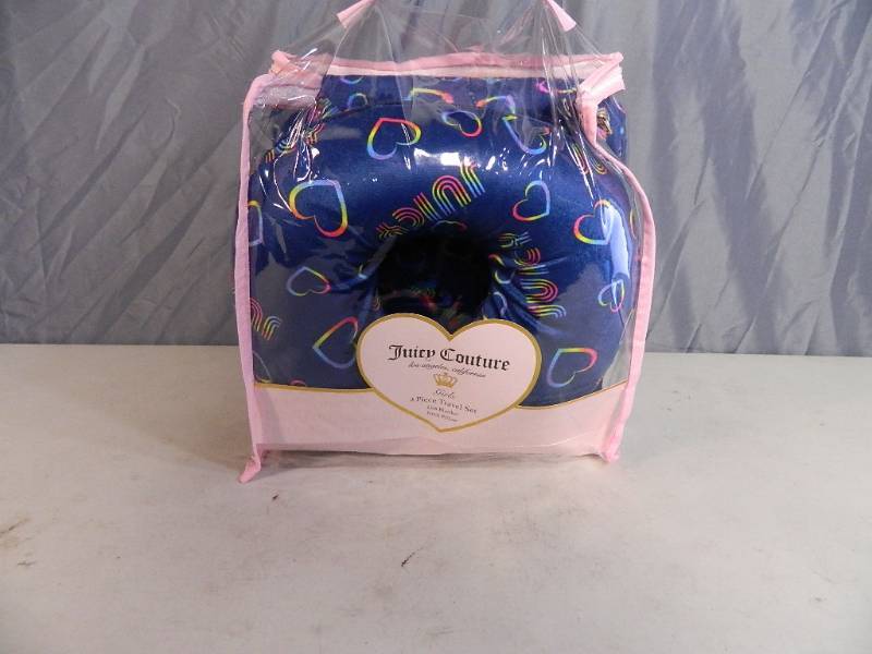 lot 64 image: New Juicy Couture Travel Set