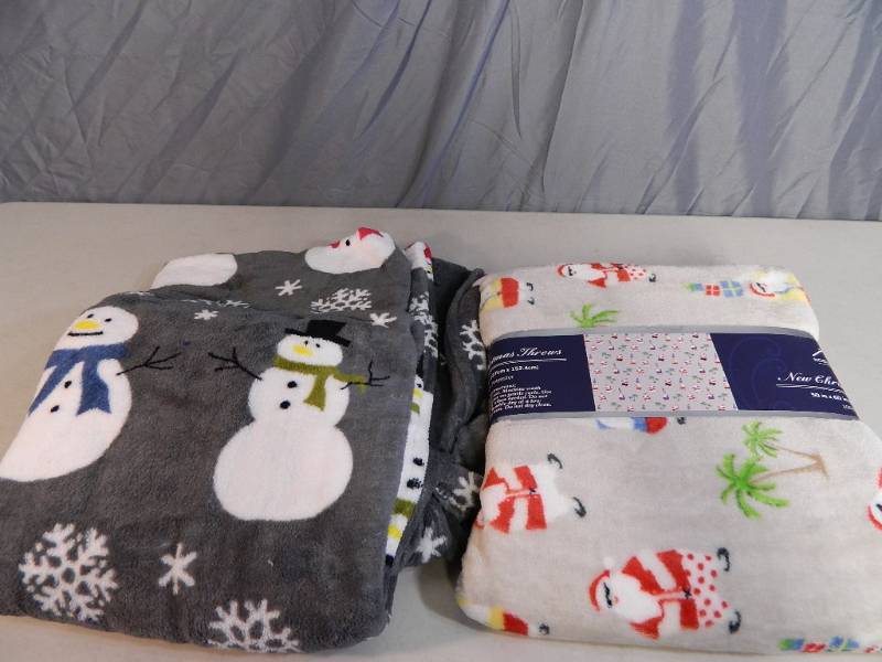 lot 80 image: 2 New Super Soft Throws