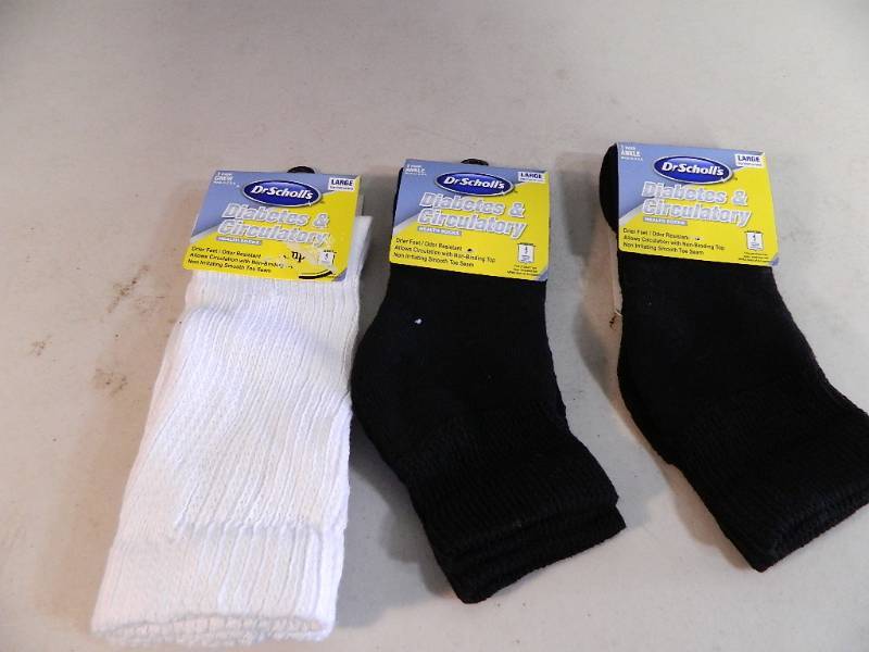 lot 105 image: 3 New Pairs of Dr Scholls Diabetes and Circulatory Socks