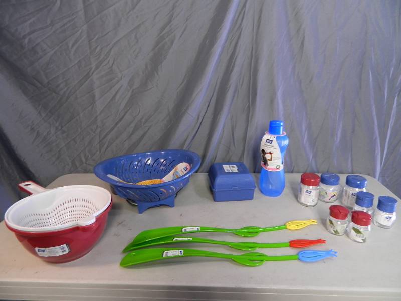 lot 118 image: New Kitchen Items