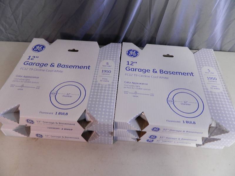 lot 128 image: 6 New 12 Circline Fluorescent Bulbs