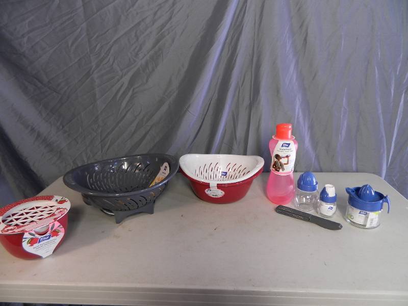lot 136 image: New Kitchen Items