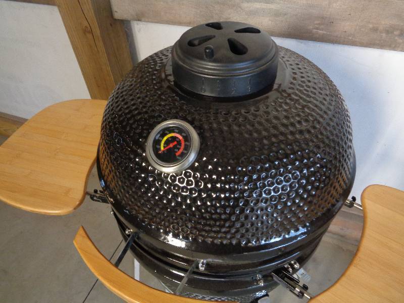 lot 2 image: New Ceramic Kamado Style Grill on Wheels