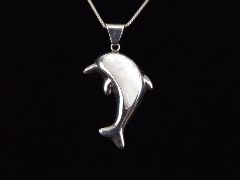 lot 14 image: .925 Sterling Silver Inlayed Mother of Pearl Dolphin&nbspPendant Necklace