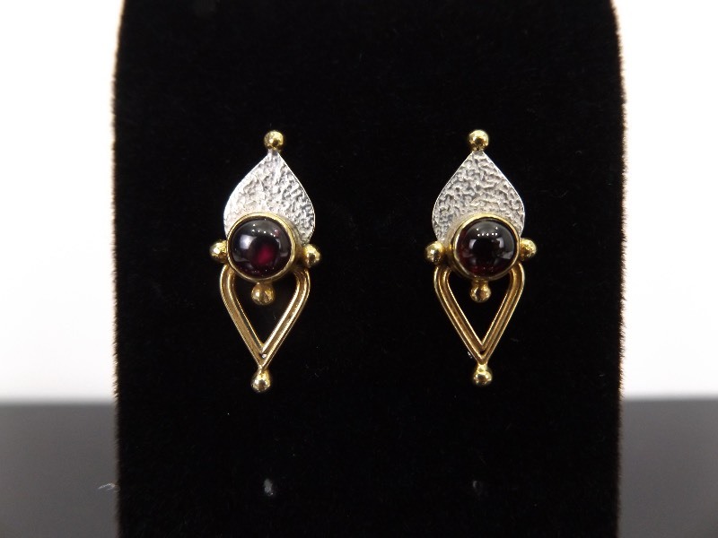 lot 44 image: .925 Sterling Silver Garnet Cabochon Vermeil Earrings