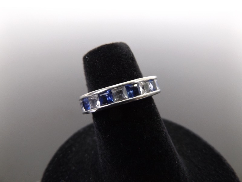 lot 75 image: .925 Sterling Silver Sapphire Crystal Ring Size 5