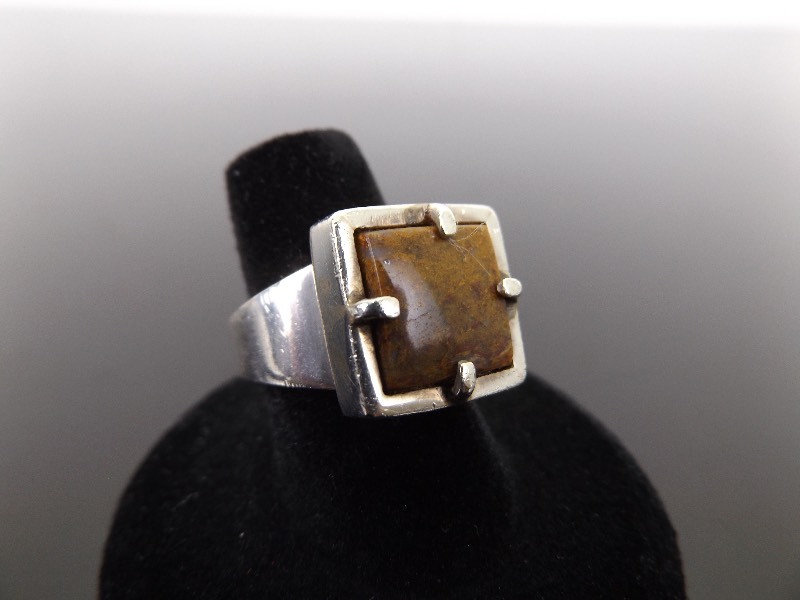lot 79 image: .925 Sterling Silver Polychrome Jasper Ring Size 8.25