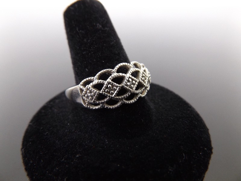 lot 95 image: .925 Sterling Silver Art Nouveau Ring Size 11.5